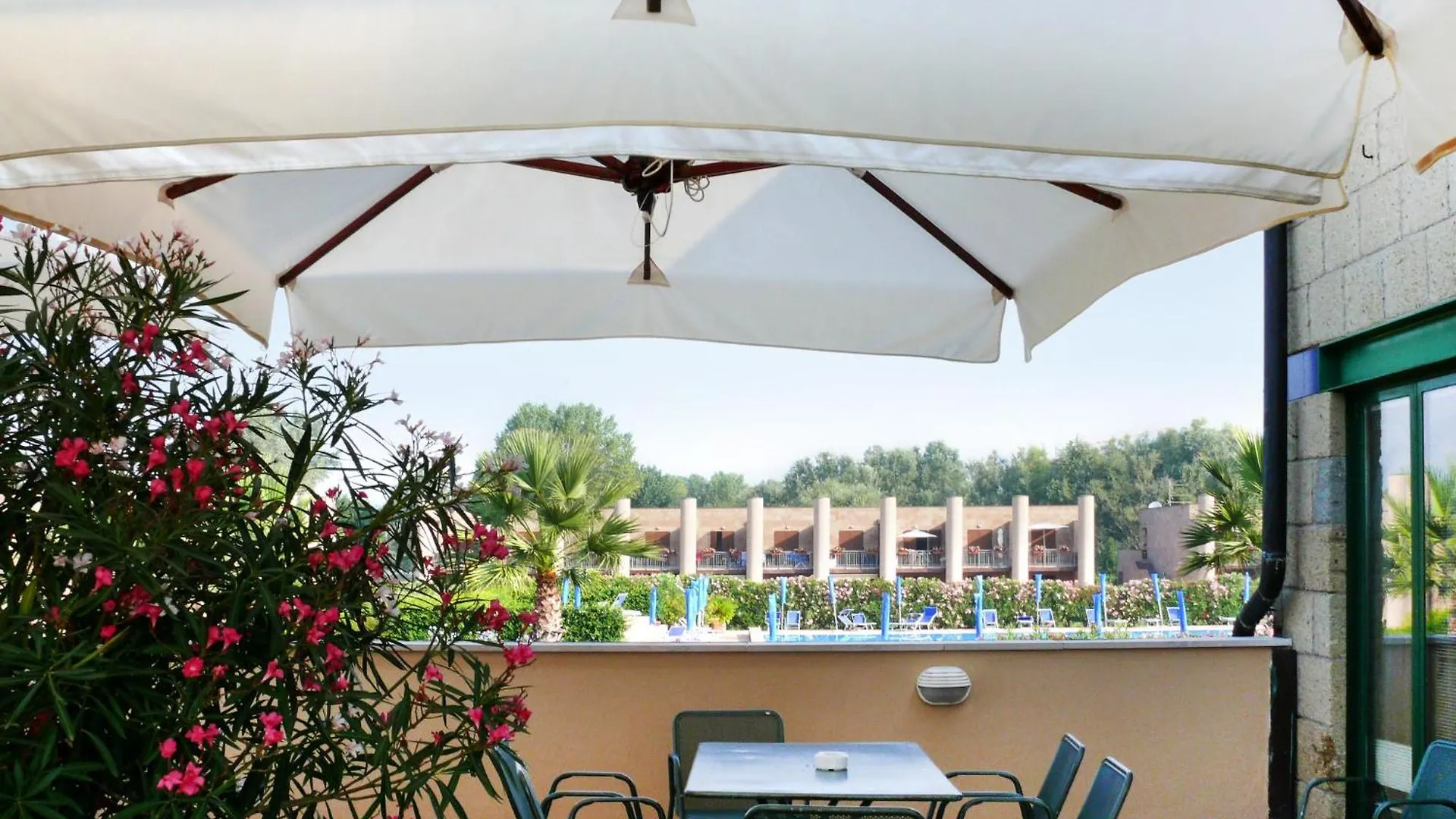Apartment Cosmopolitan Golf - Tir280 By Interhome تيرّينْيا إيطاليا
