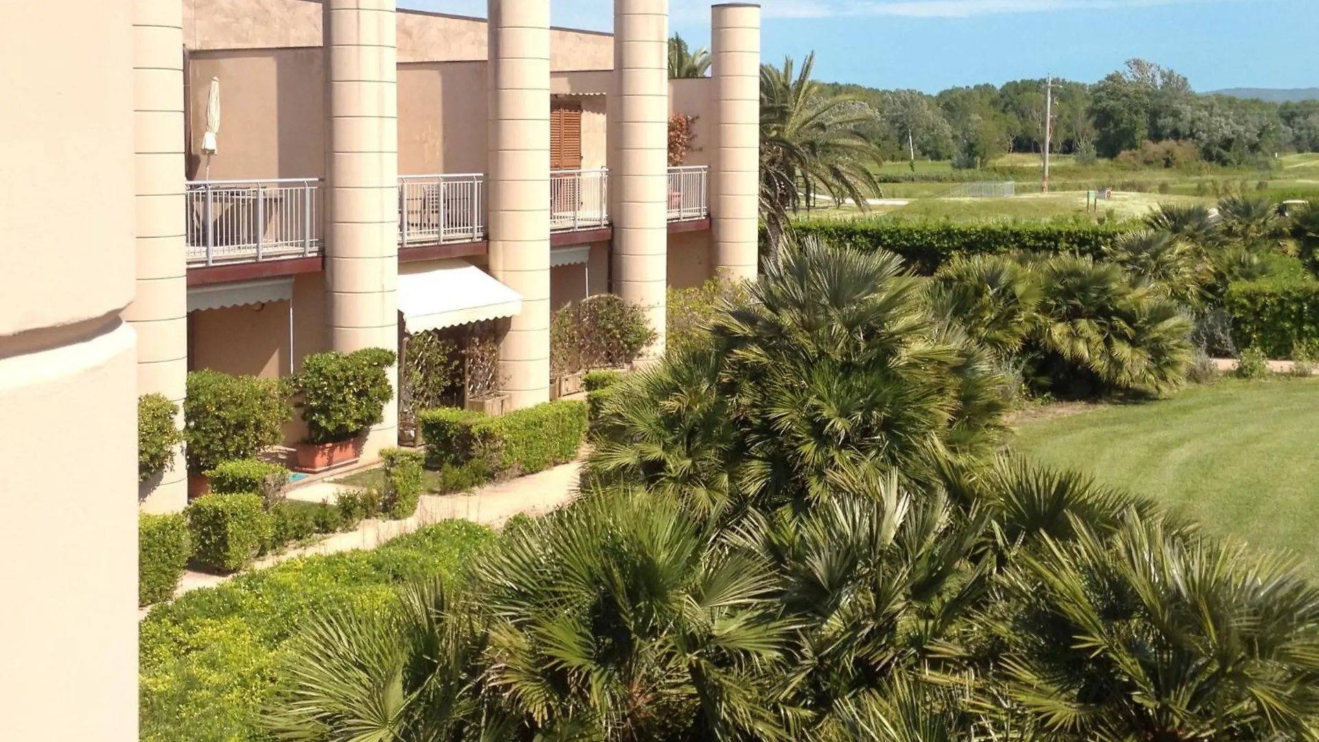 Apartment Cosmopolitan Golf - Tir280 By Interhome تيرّينْيا 0*,  إيطاليا