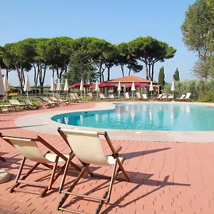 4* Hotel apartamentowy La Fattoria Di
